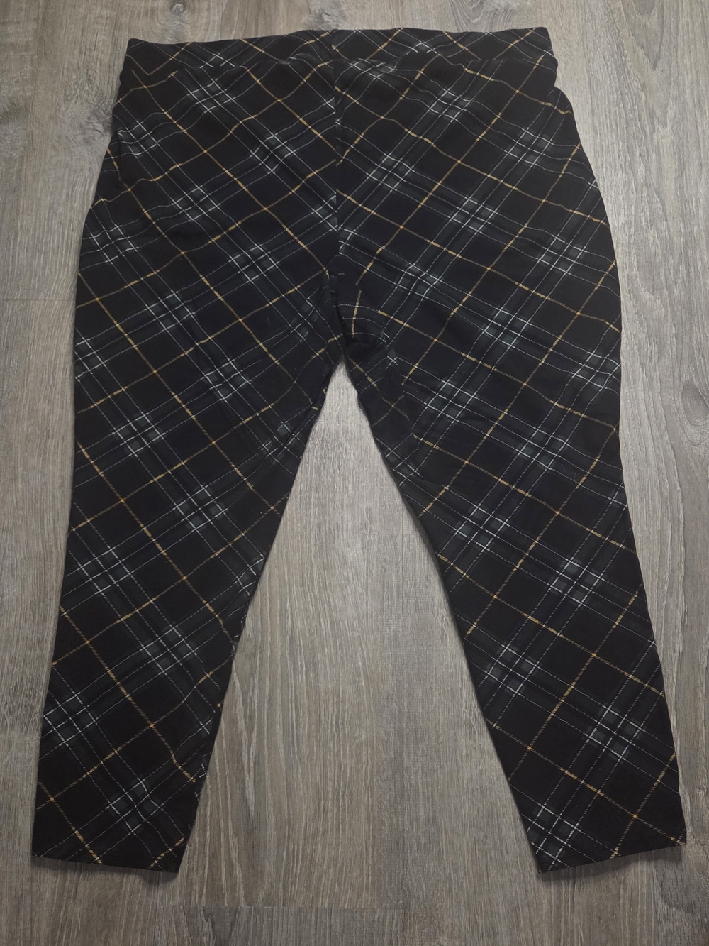 Torrid Plaid Stretch Leggings Black Tan White Size 4 / 4X NWOT - Picture 4 of 6